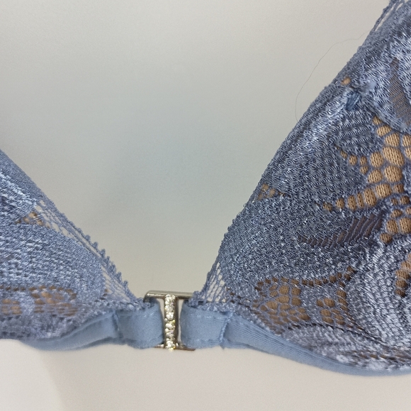 2/$30 Elegant Baddie Barbie VICTORIA SECRET Lace Underwire Bra in Blue (#1,274) - Picture 4 of 7